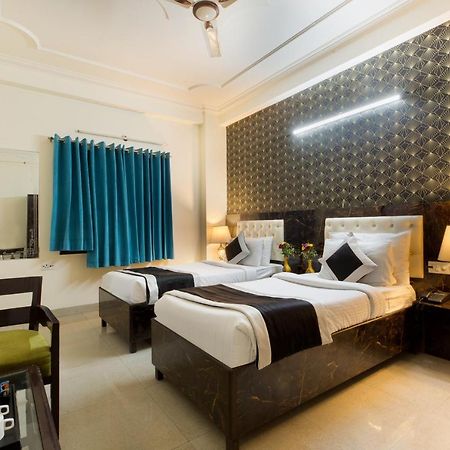 The Alpino Hotel Yeni Delhi Dış mekan fotoğraf