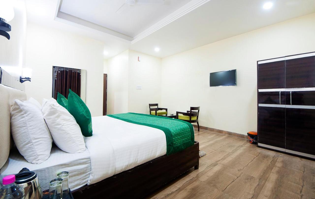 The Alpino Hotel Yeni Delhi Dış mekan fotoğraf