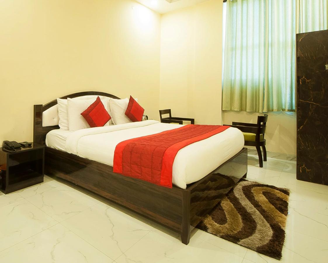 The Alpino Hotel Yeni Delhi Dış mekan fotoğraf