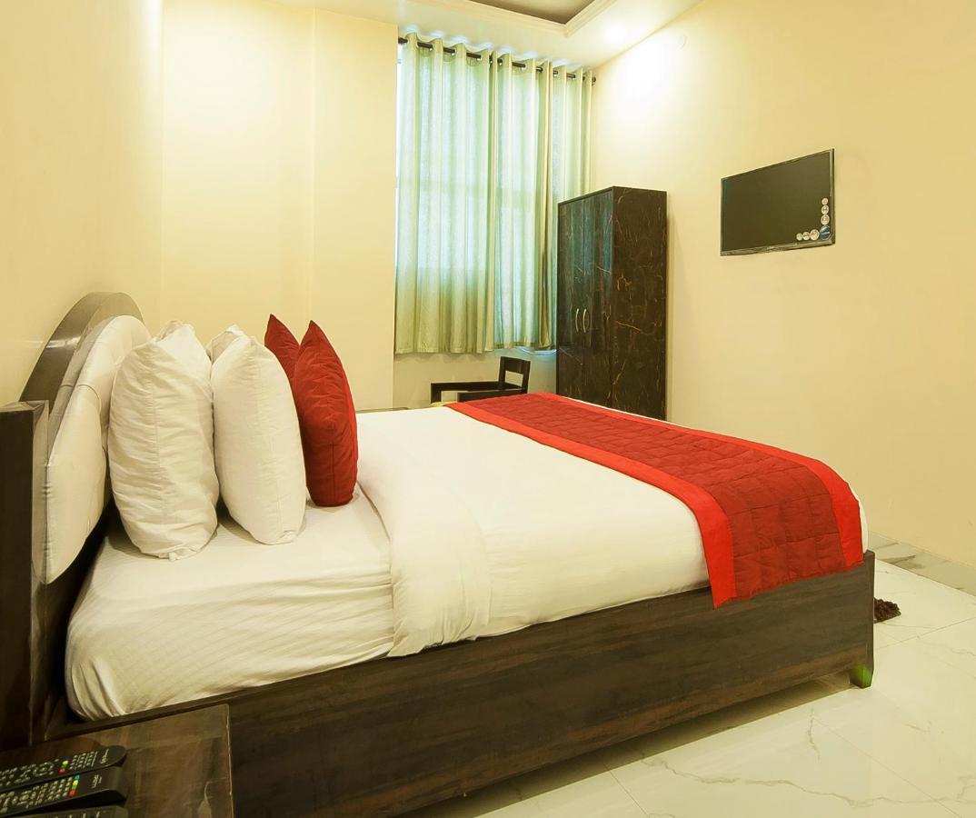 The Alpino Hotel Yeni Delhi Dış mekan fotoğraf