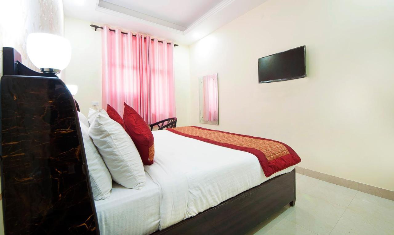The Alpino Hotel Yeni Delhi Dış mekan fotoğraf