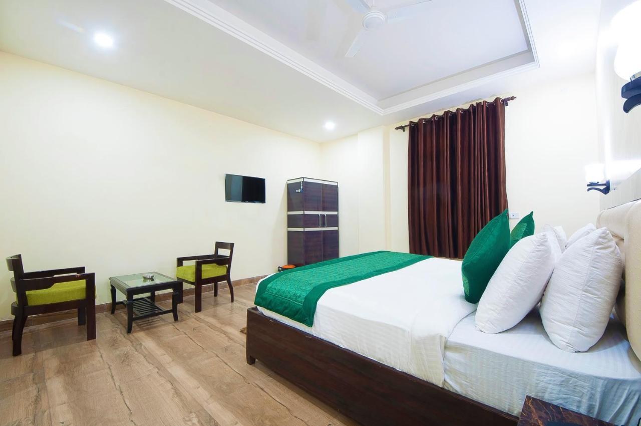 The Alpino Hotel Yeni Delhi Dış mekan fotoğraf