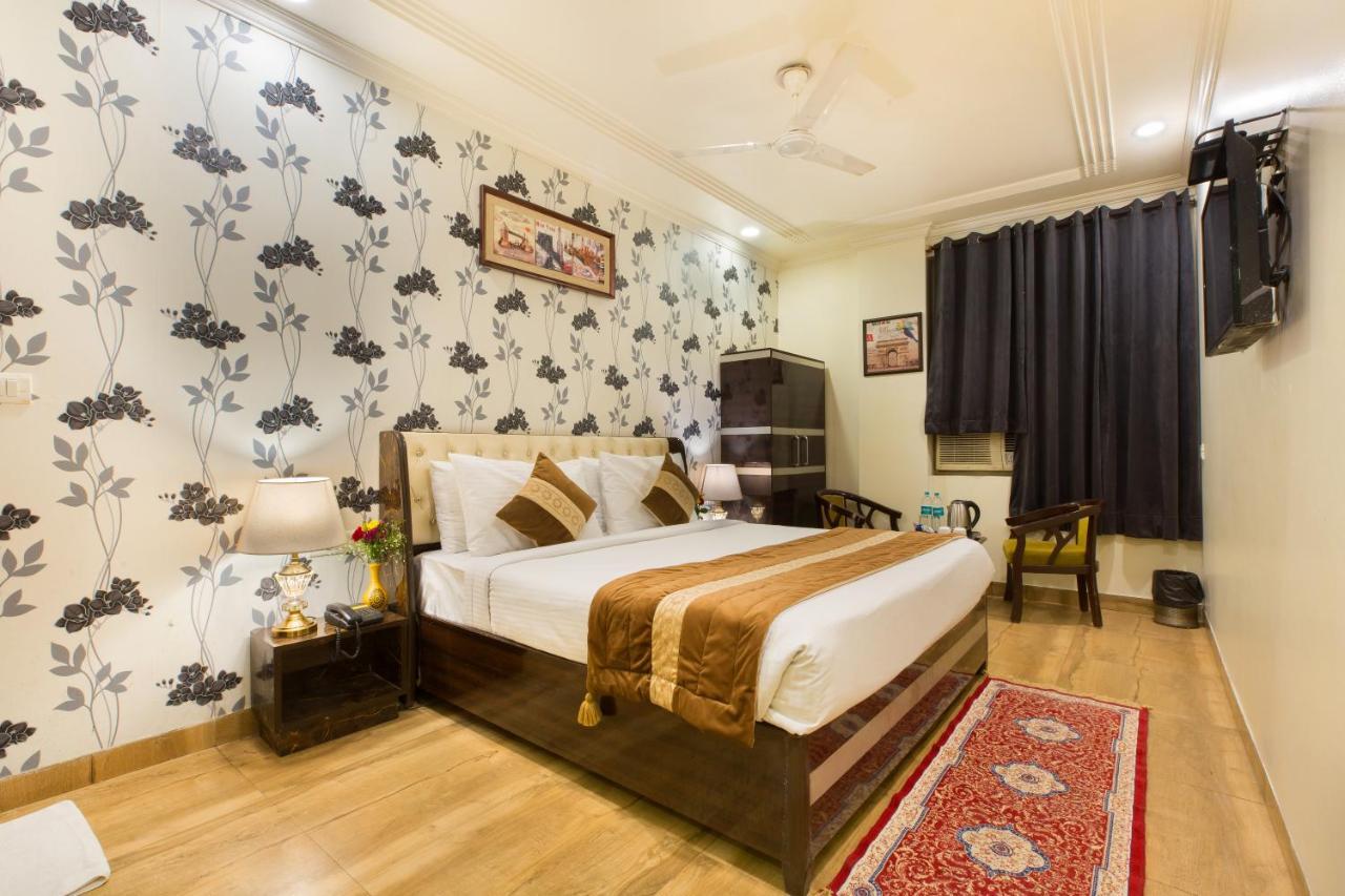 The Alpino Hotel Yeni Delhi Dış mekan fotoğraf