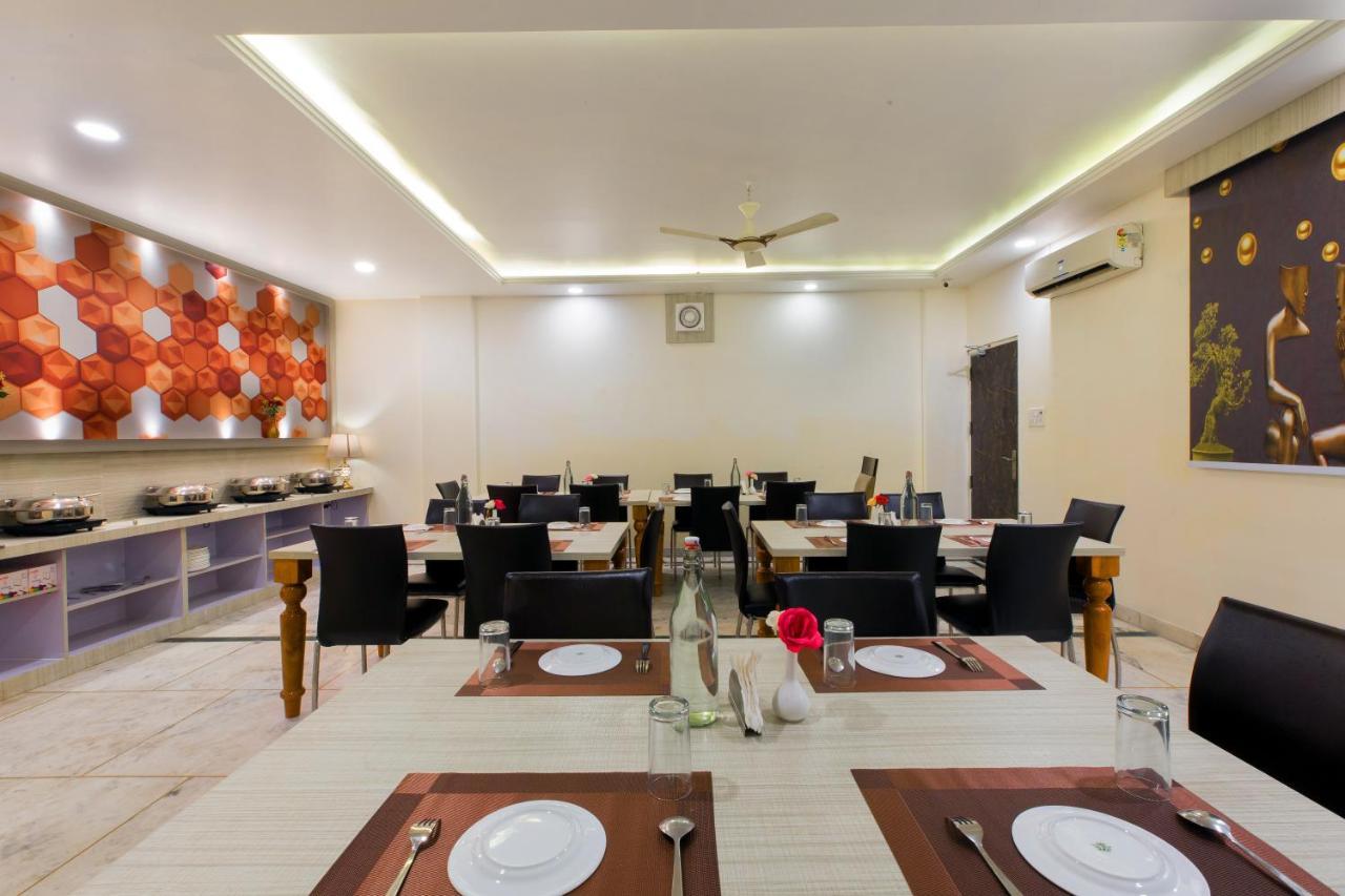 The Alpino Hotel Yeni Delhi Dış mekan fotoğraf