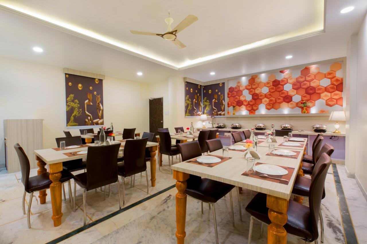 The Alpino Hotel Yeni Delhi Dış mekan fotoğraf