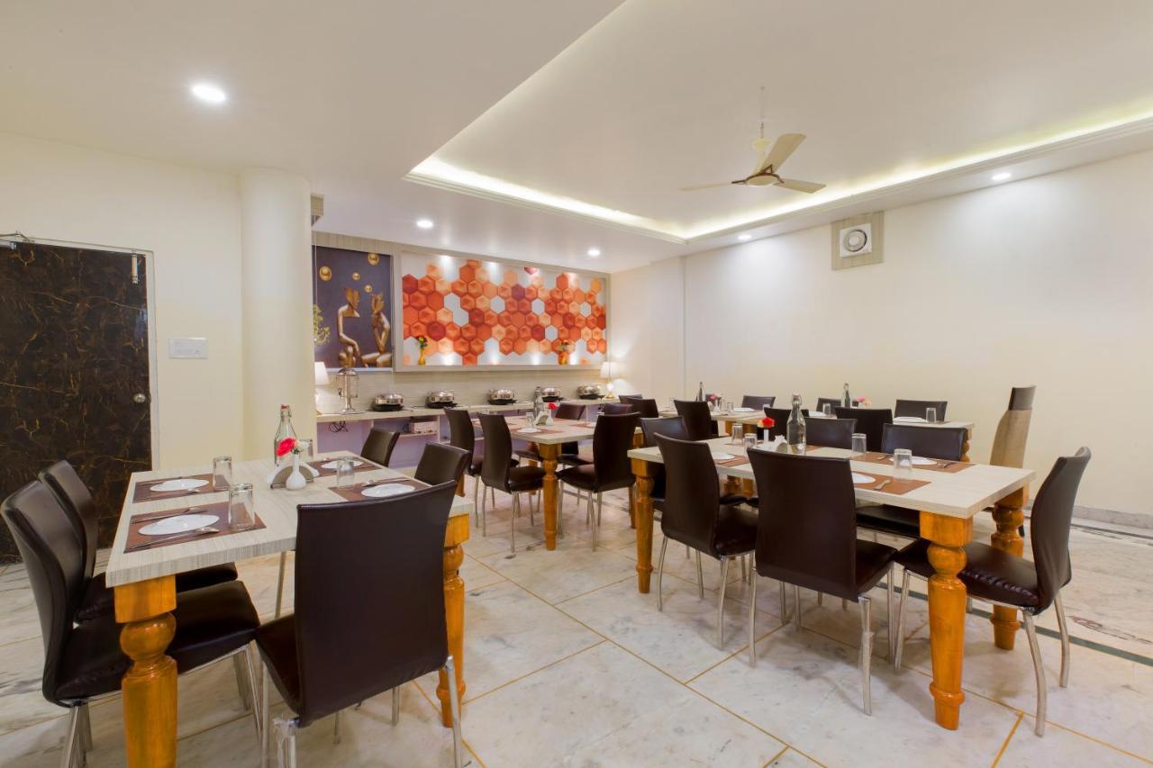 The Alpino Hotel Yeni Delhi Dış mekan fotoğraf