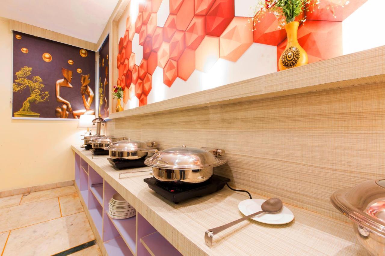 The Alpino Hotel Yeni Delhi Dış mekan fotoğraf