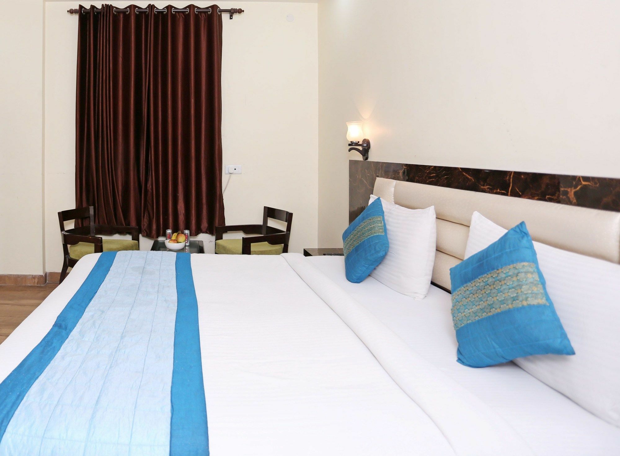 The Alpino Hotel Yeni Delhi Dış mekan fotoğraf