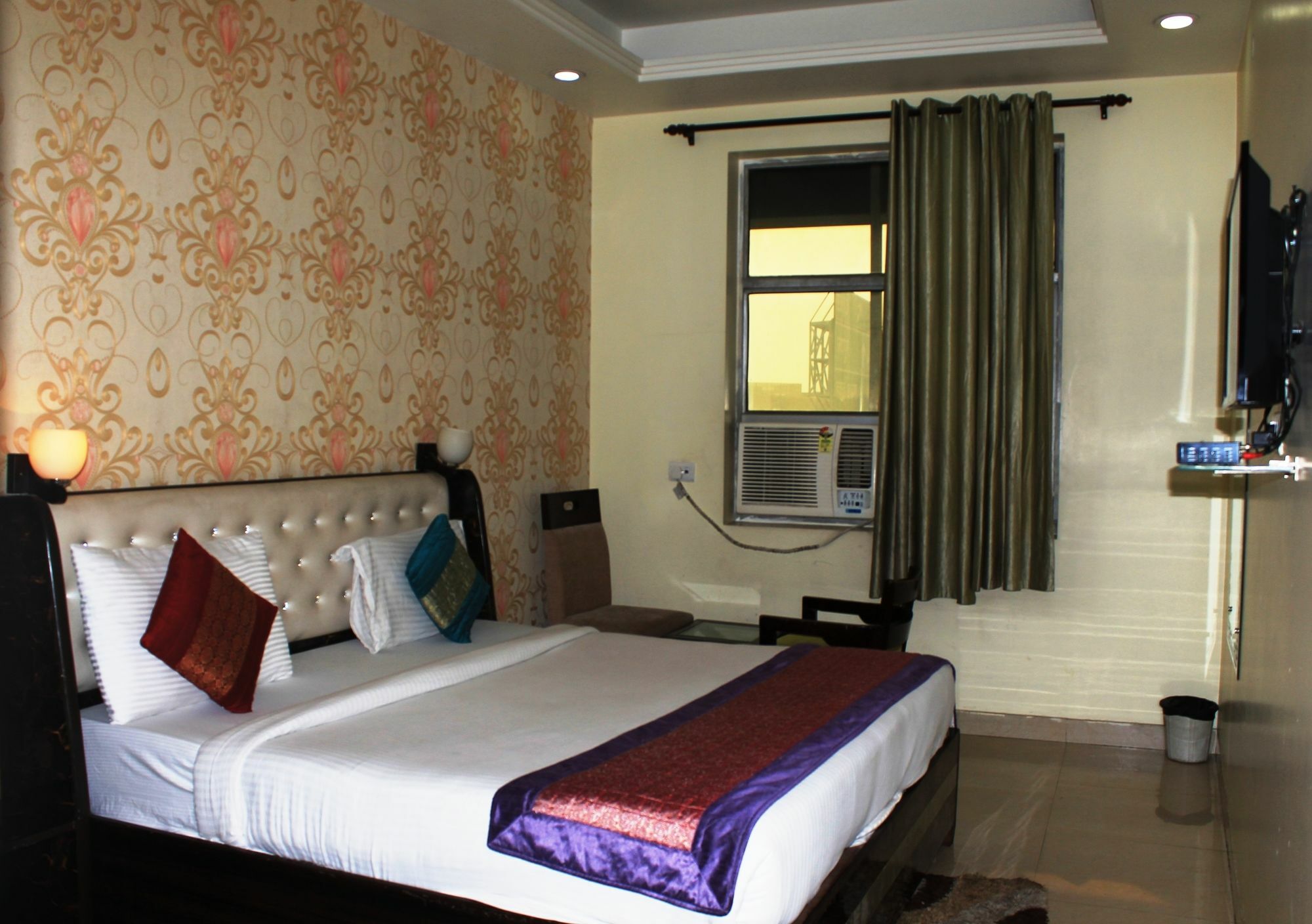 The Alpino Hotel Yeni Delhi Dış mekan fotoğraf